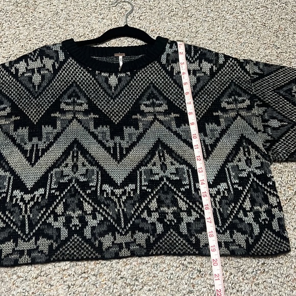 Free People Sweater - Picture 6 of 7